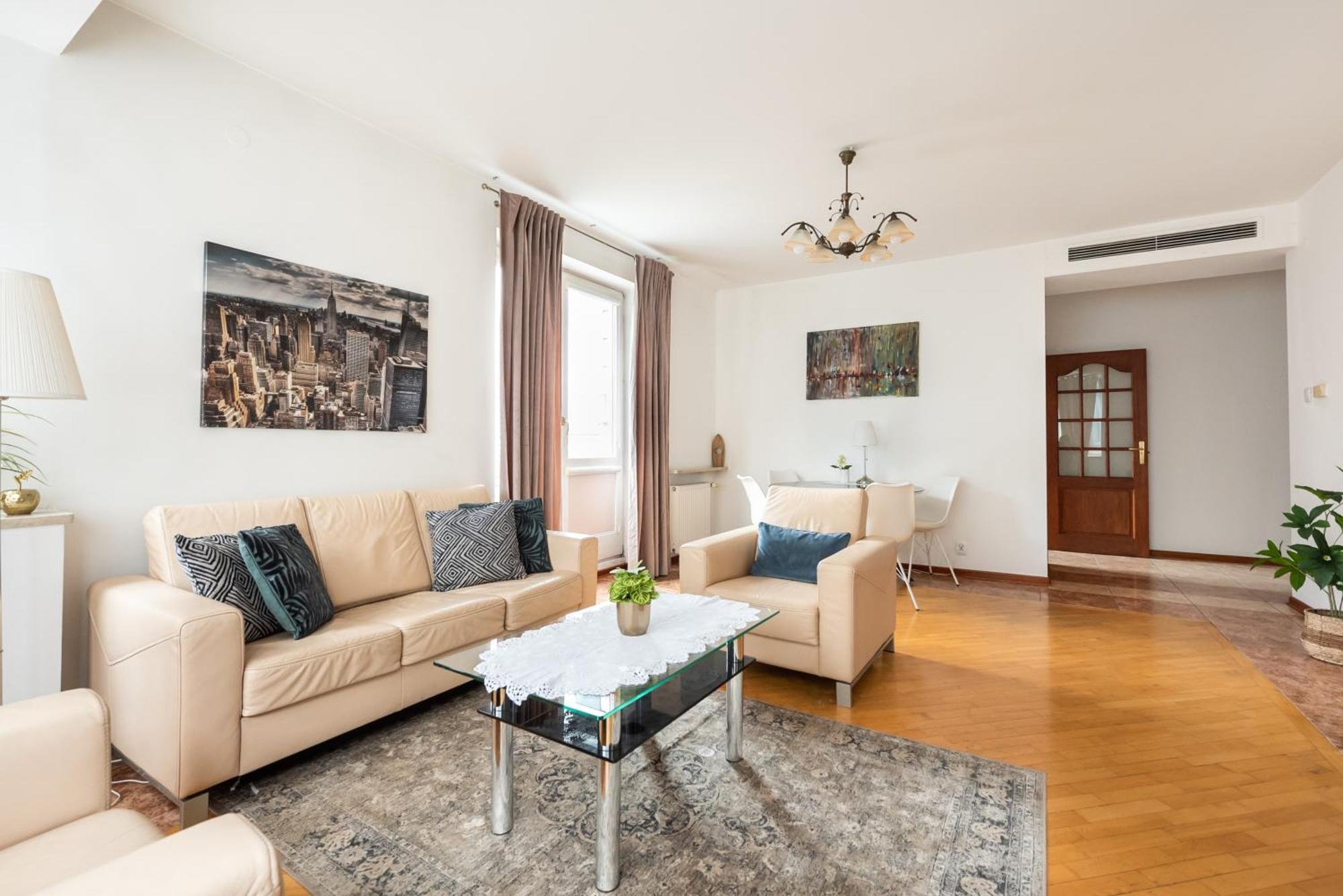 Wola Norblin Spacious Апартаменти *