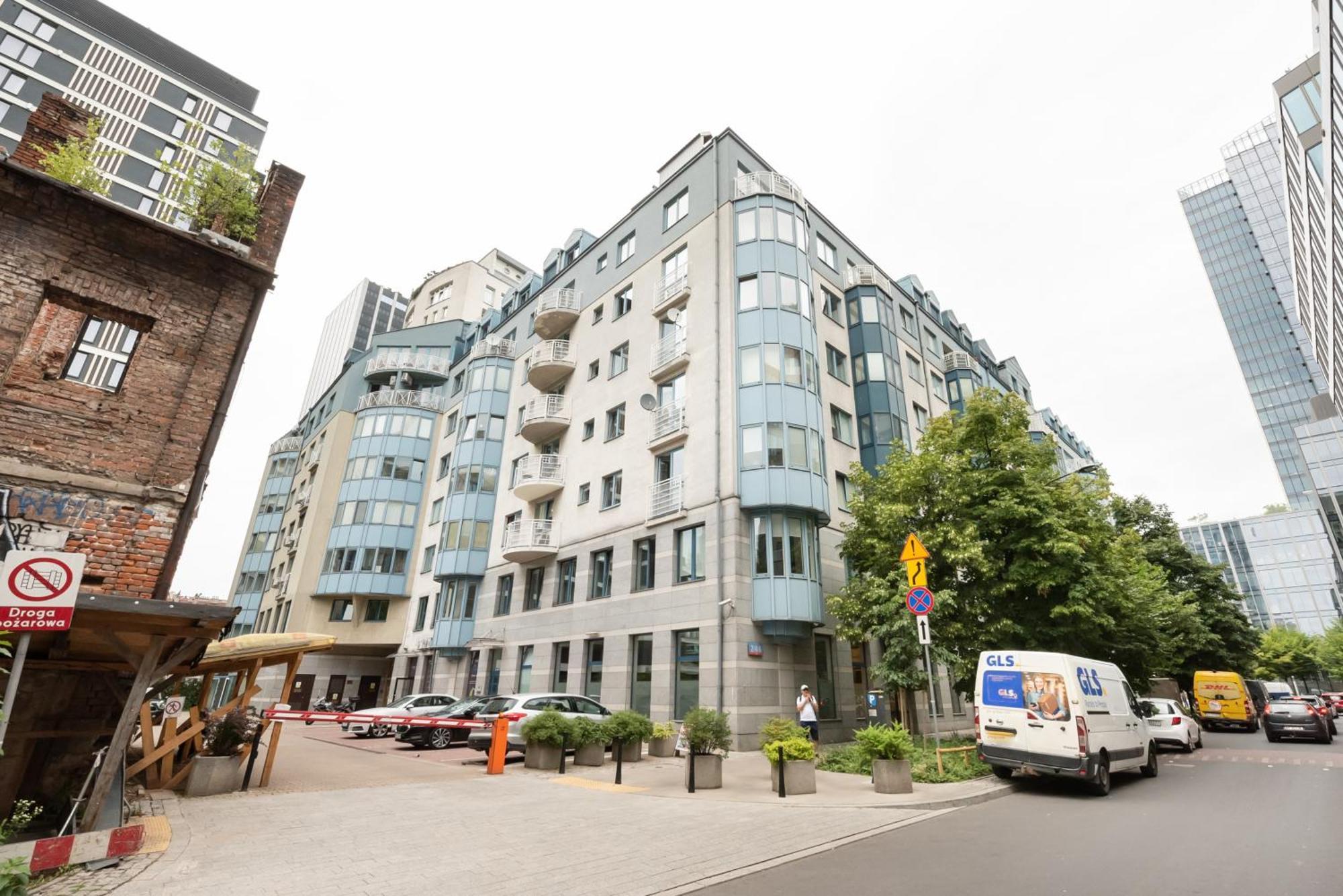 Апартаменти Wola Norblin Spacious *